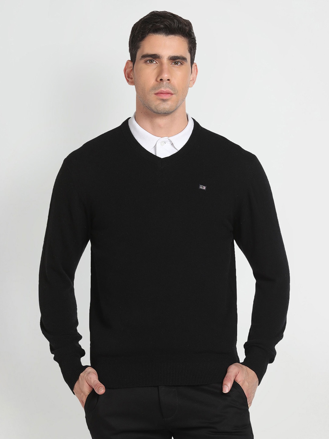 

Arrow Sport V-Neck Long Sleeves Pullover, Black
