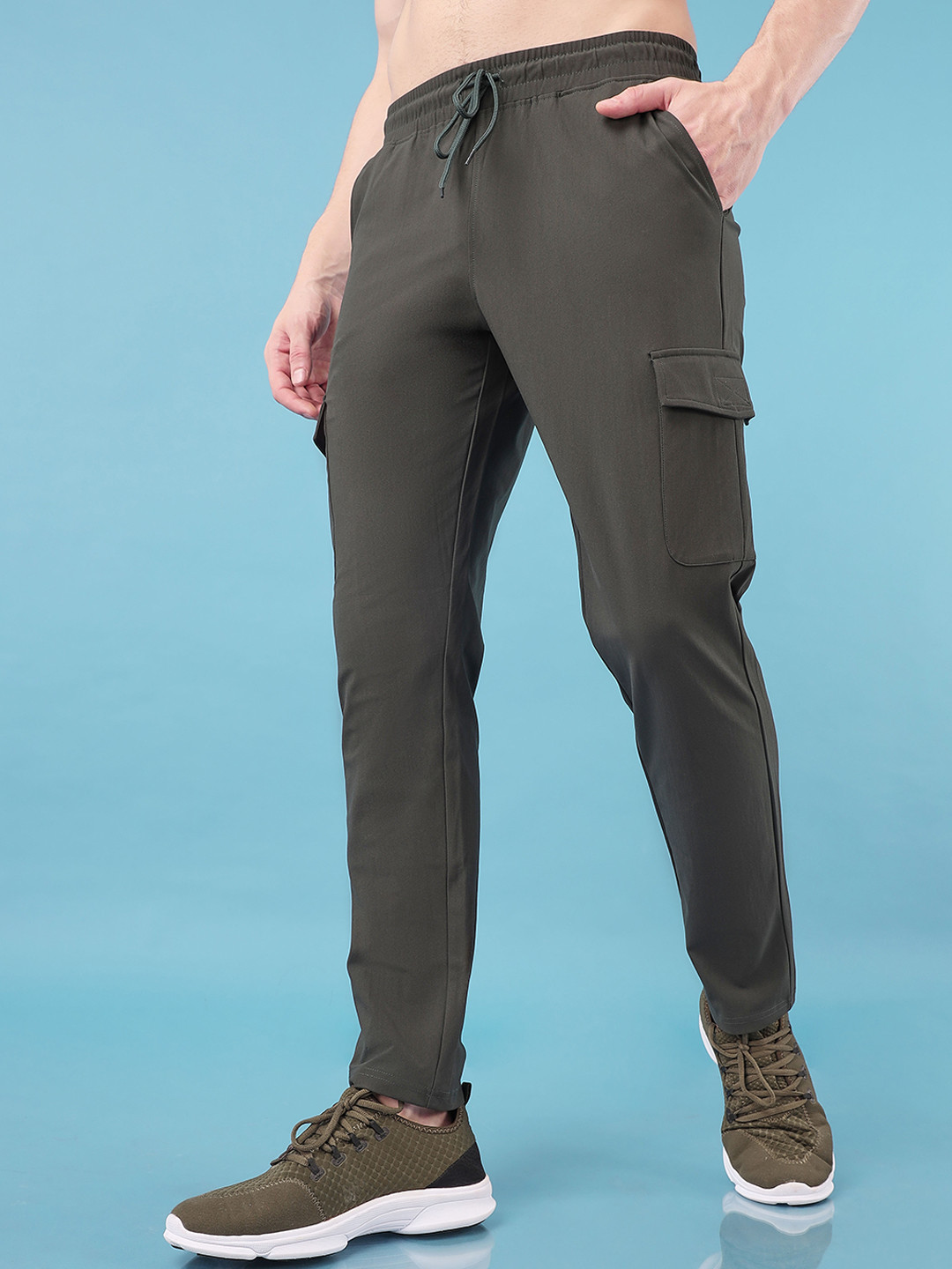 

Technosport Men Mid Rise Slim Fit Plain Light Weight Quick Dry Antimicrobial Cargos, Green