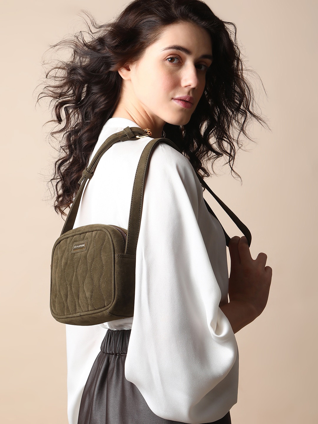 

Vero Moda Structured Sling Bag with Quilted Details, Green