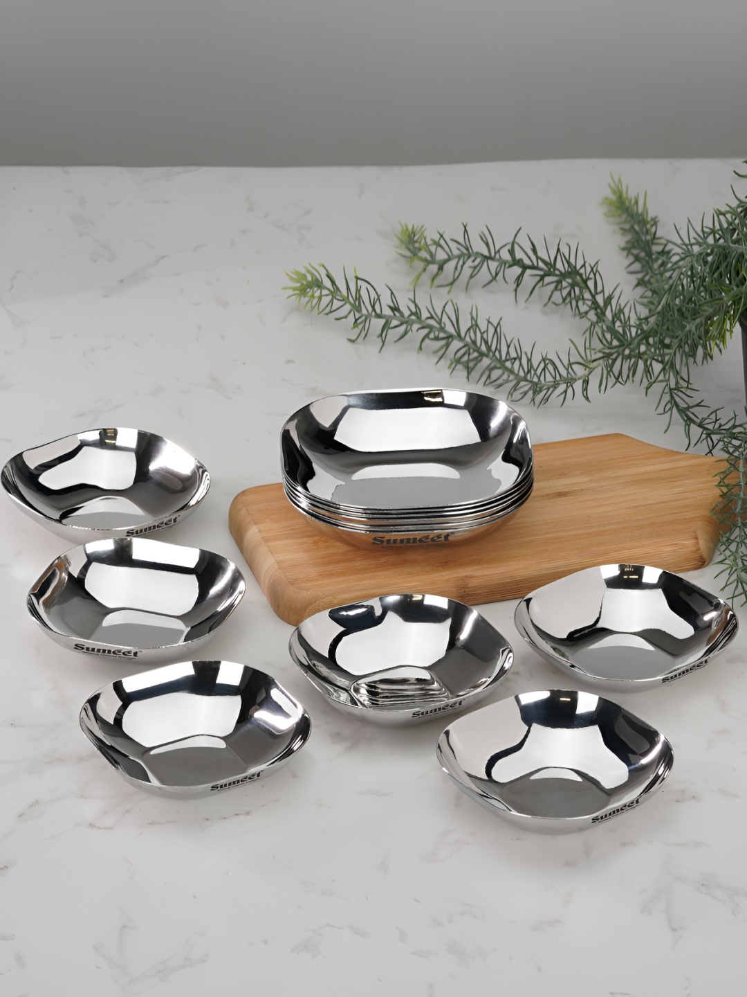 

Sumeet 12 Pieces Light Weight Stainless Steel Square Shape Glossy Plates, Silver