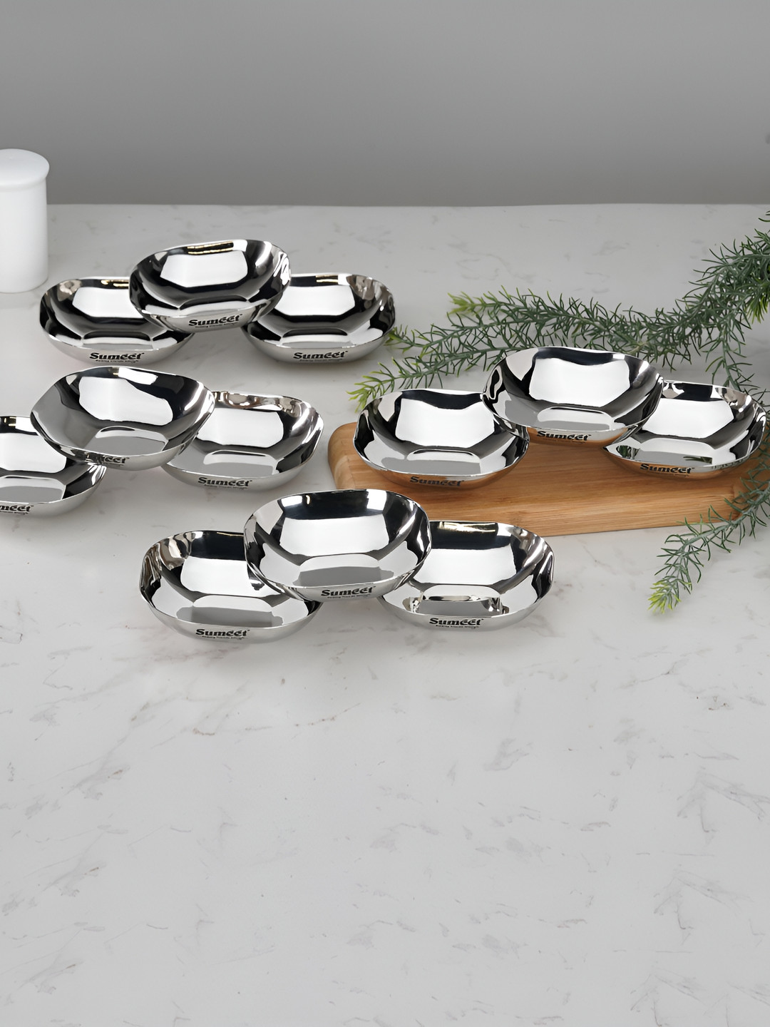 

Sumeet Silver-Toned 12 Pieces Solid Stainless Steel Glossy Plates 90 ml