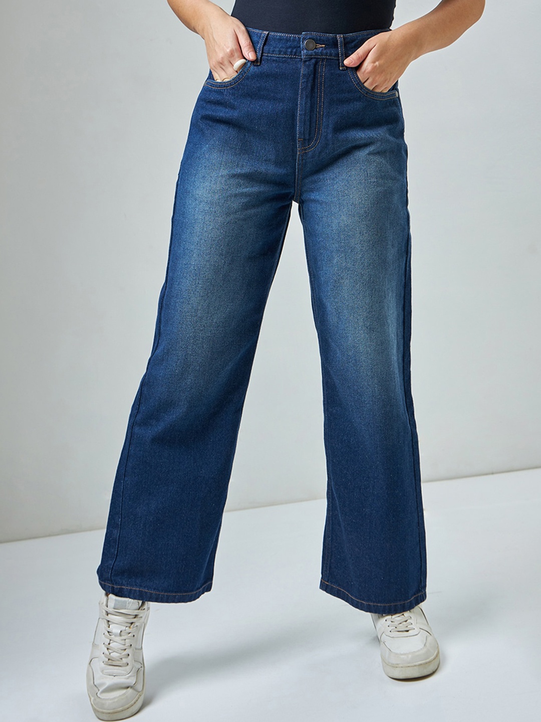 

Bewakoof Women Baggy Wide Leg High-Rise Light Fade Clean Look Cotton Jeans, Blue