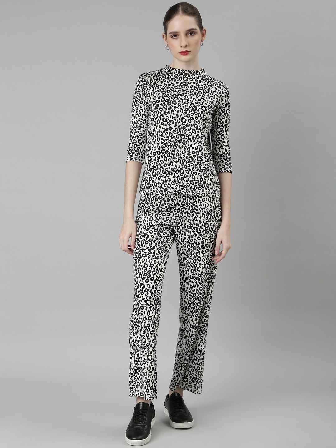 

SHOWOFF Abstract Printed Top With Trousers, Black