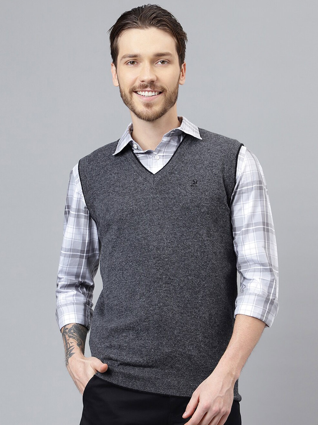

Woodland V-Neck Sleeveless Sweater Vest, Grey
