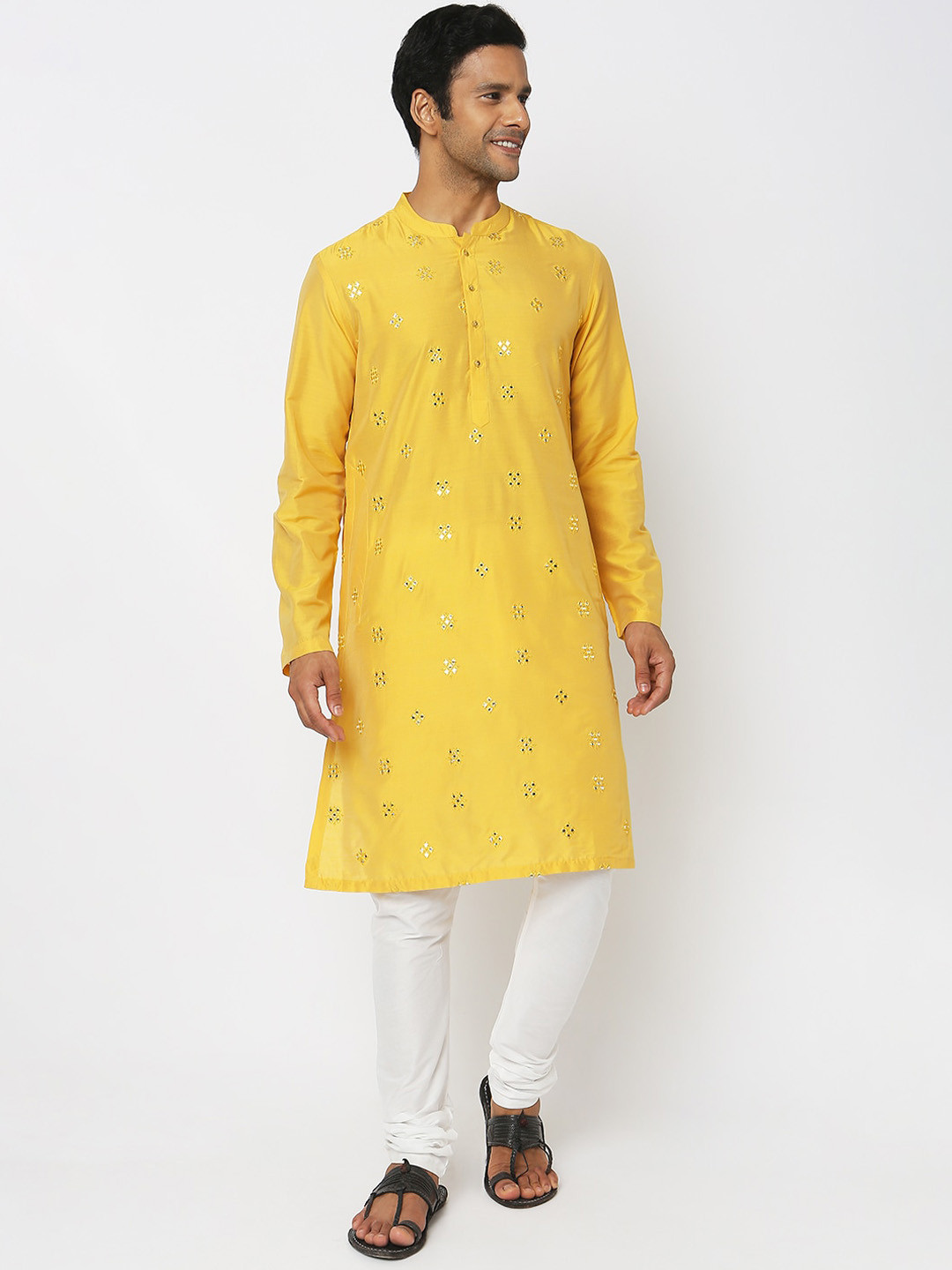 

Ethnicity Floral Embroidered Mandarin Collar Sequinned Straight Kurta, Yellow