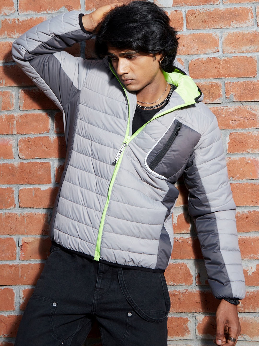 

Campus Sutra Grey Hooded Windcheater Puffer Jacket With Contrast Zipper