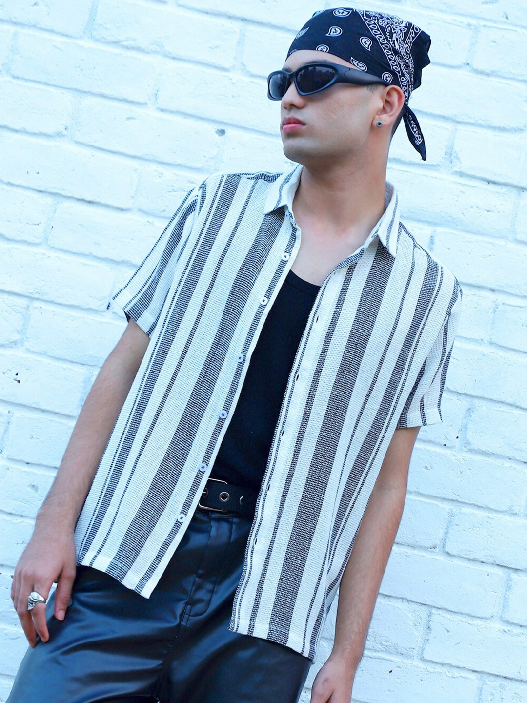 

Campus Sutra White & Grey Classic Vertical Striped Cotton Casual Shirt