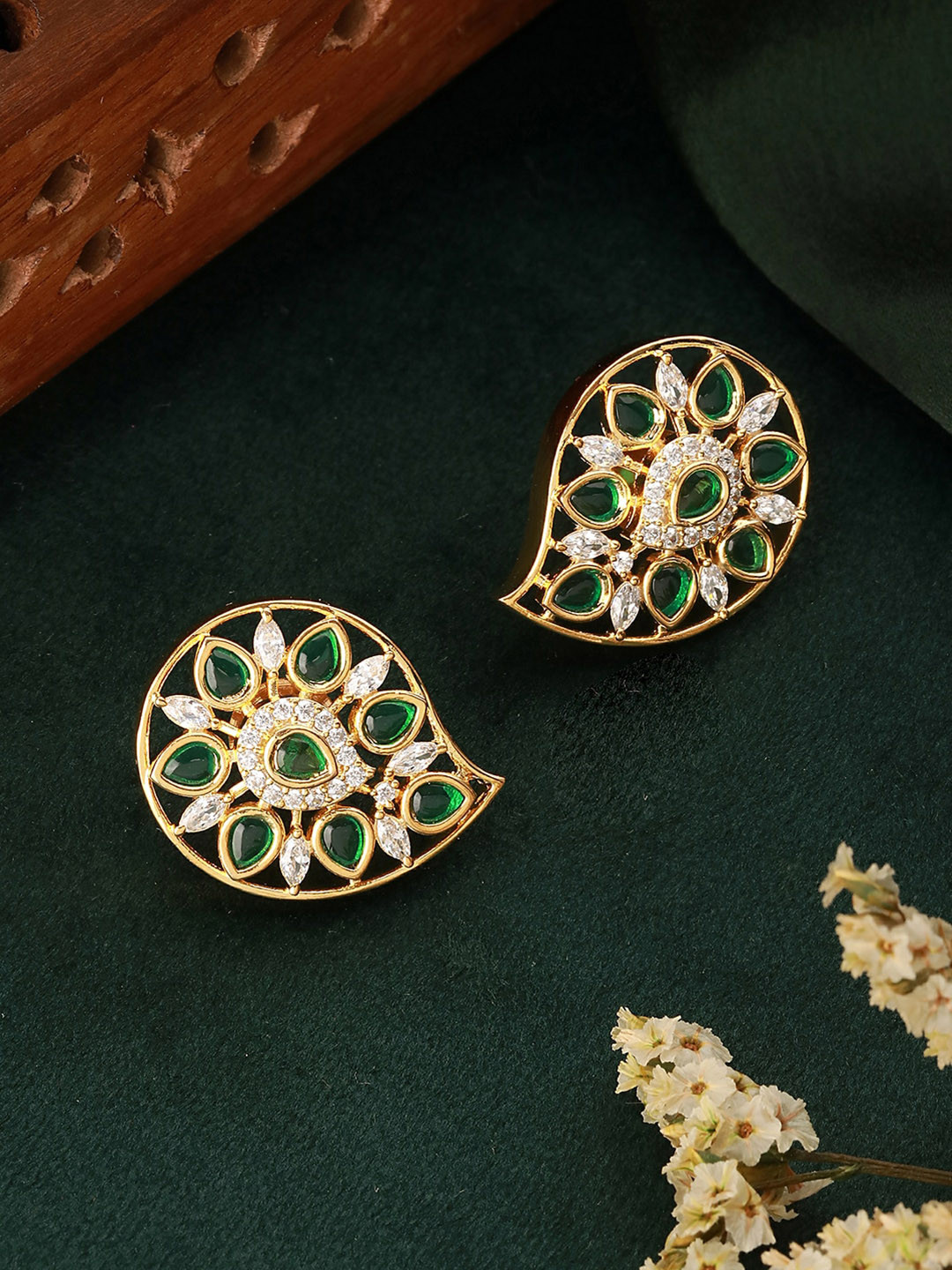 

Saraf RS Jewellery Gold-Plated Leaf Shaped Studs Earrings