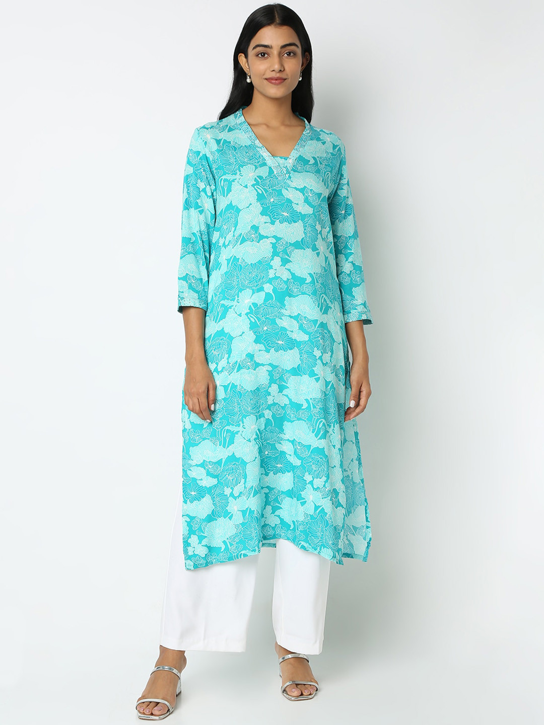 

Ethnicity Floral Printed V-Neck Three-Quarter Sleeves Sequins Straight Kurta, Blue