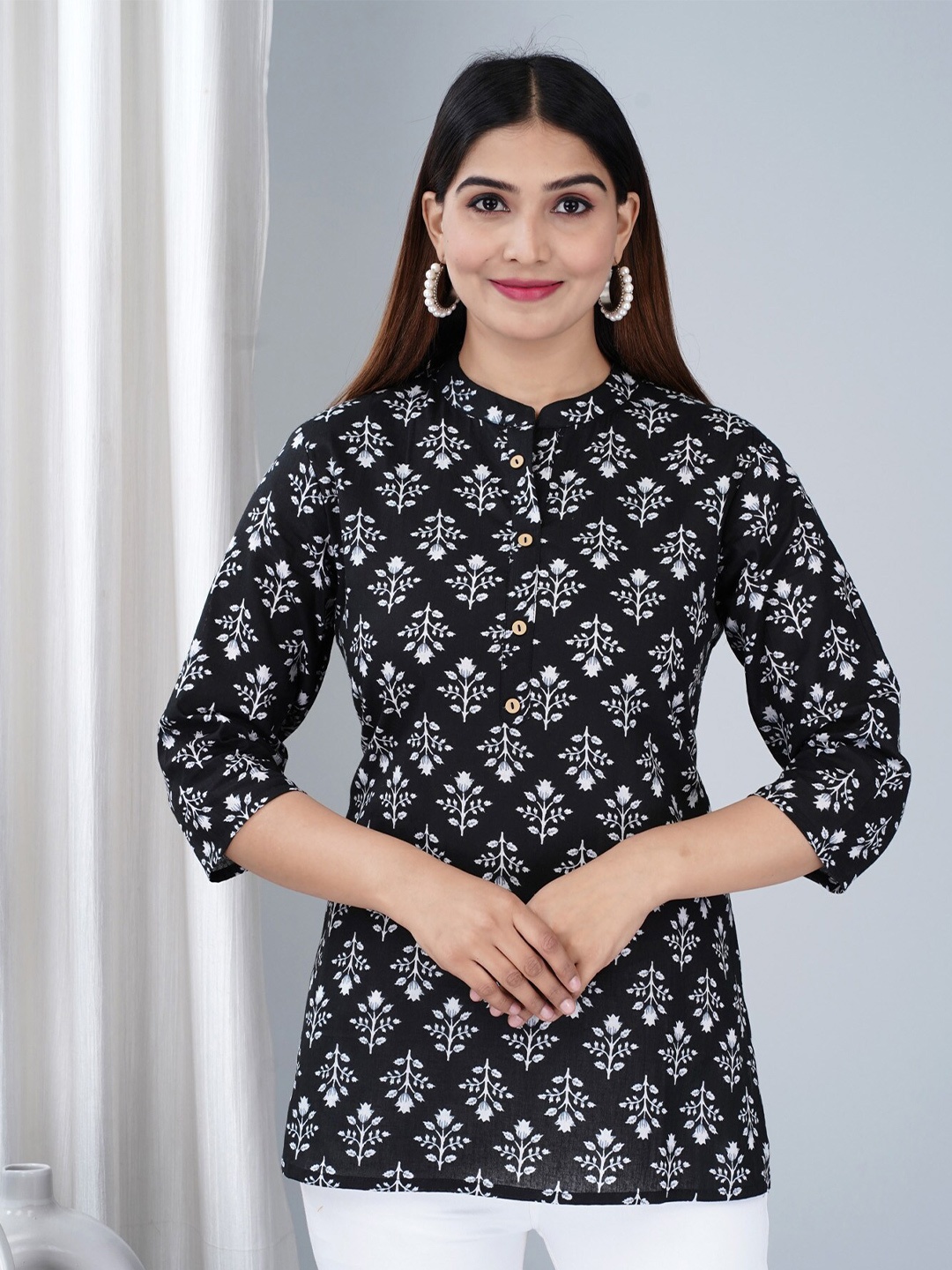 

BAESD Ethnic Motifs Printed Mandarin Collar Regular Top, Black