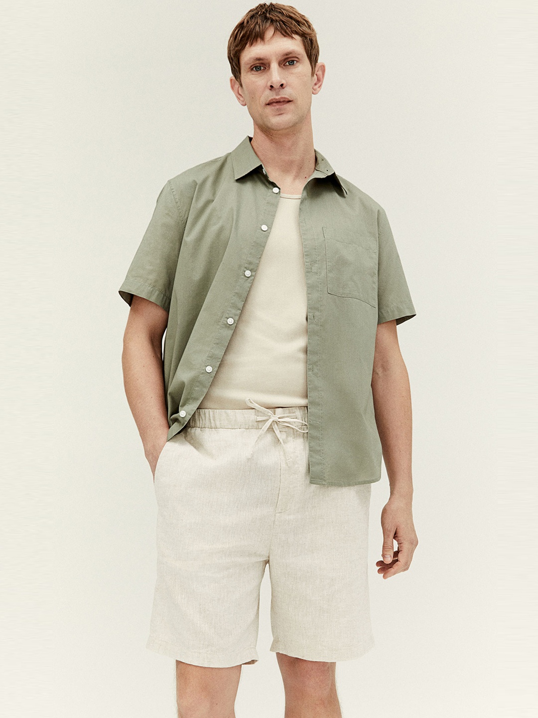 

H&M Men Regular Fit Linen-Blend Shorts, White