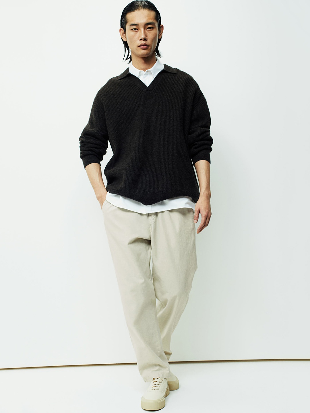 

H&M Men Relaxed Fit Linen-Blend Trousers, Beige