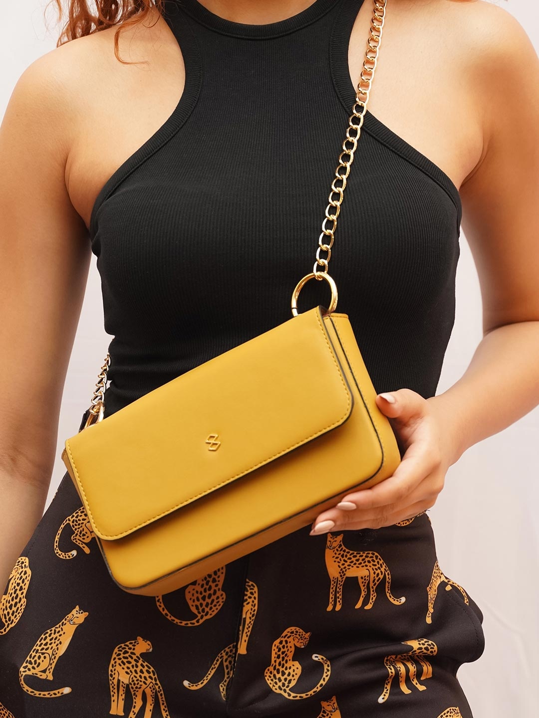 

HORRA Structured Sling Bag, Yellow