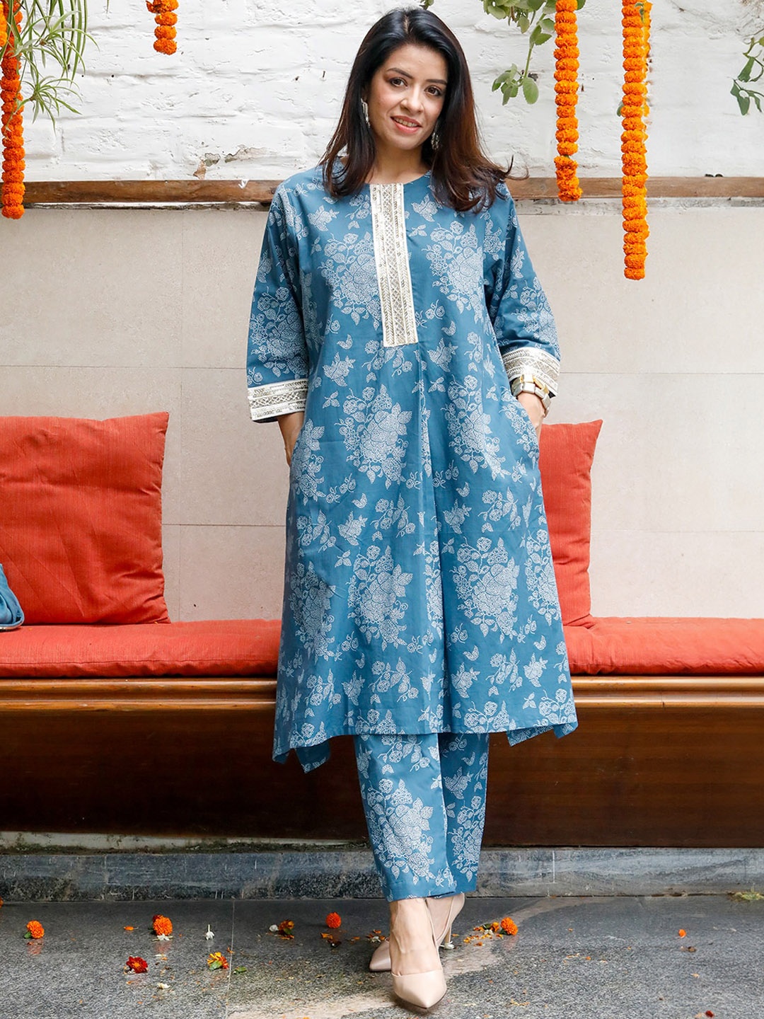

FABNEST Floral Printed Pure Cotton A-Line Kurta With Trousers, Blue