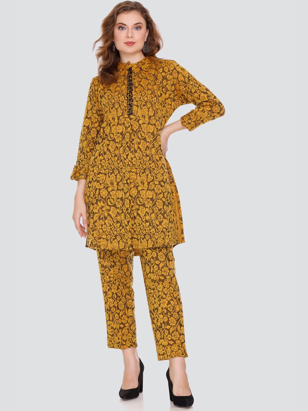 

Elthia Floral Printed Regular Kurta with Trousers, Yellow