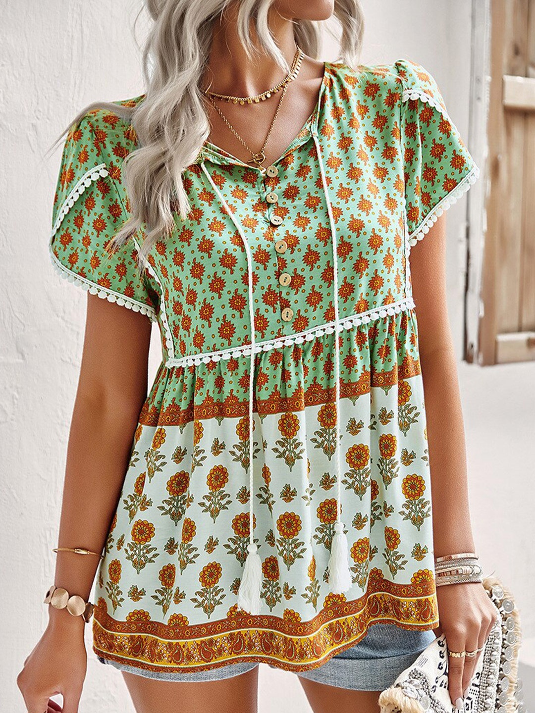 

StyleCast Green Floral Printed Tie-Up Neck Puffed Sleeves Lace Inserts Top