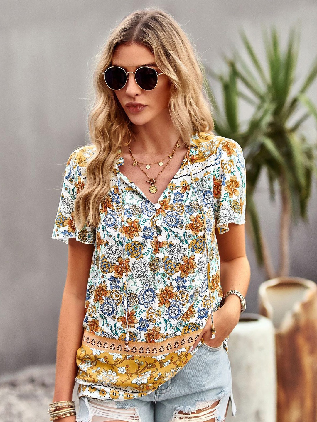 

StyleCast White Floral Printed Flutter Sleeve Top