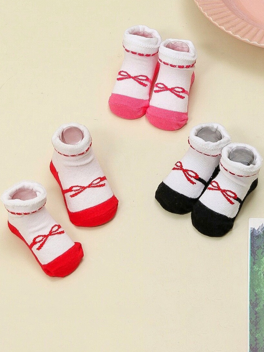 

Yellow Bee Girls Set of 3 Patterned Anti-Bacterial Cotton Ankle-Length Socks, Pink