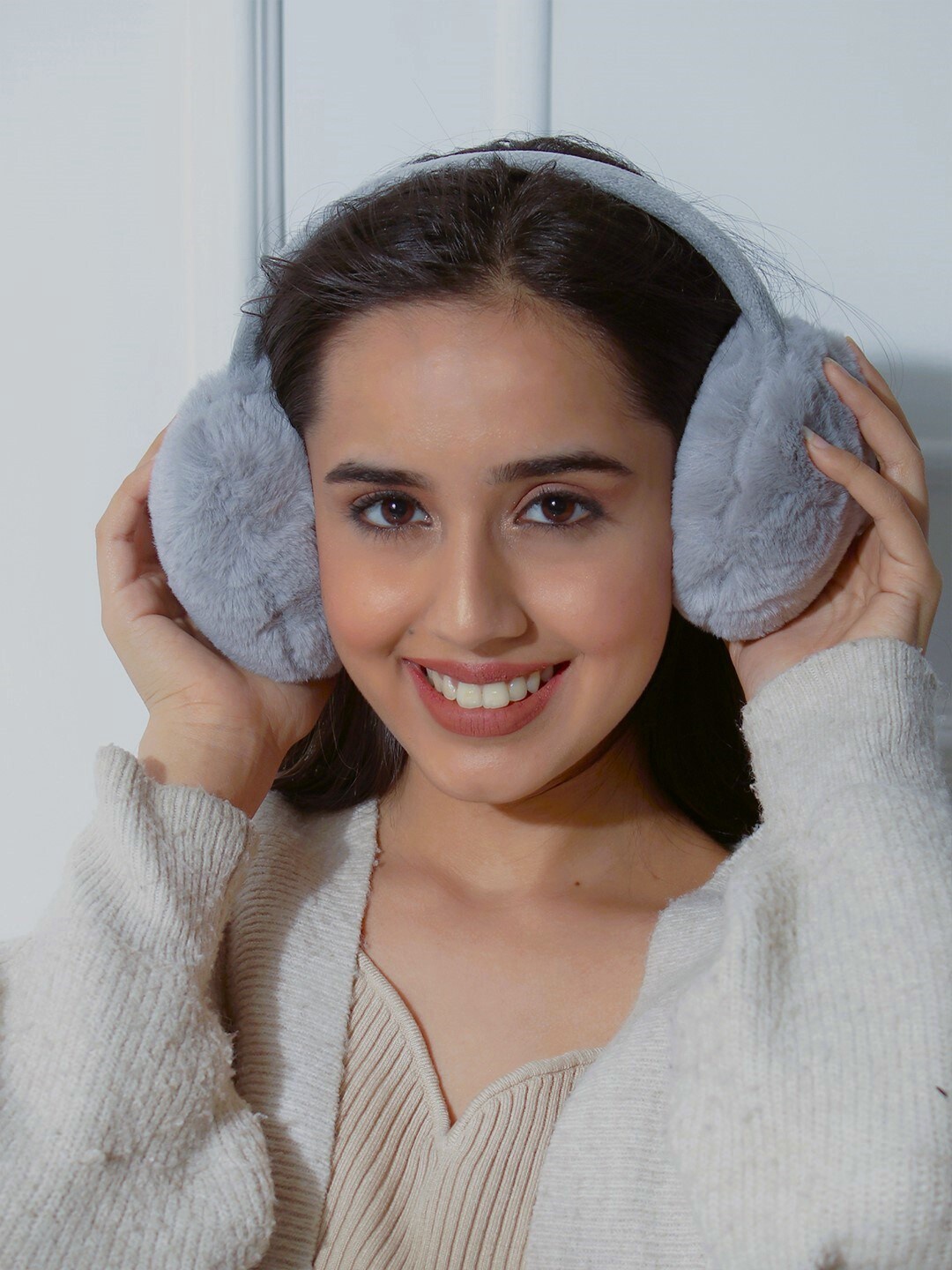 

ToniQ Woollen Ear Muffler, Grey