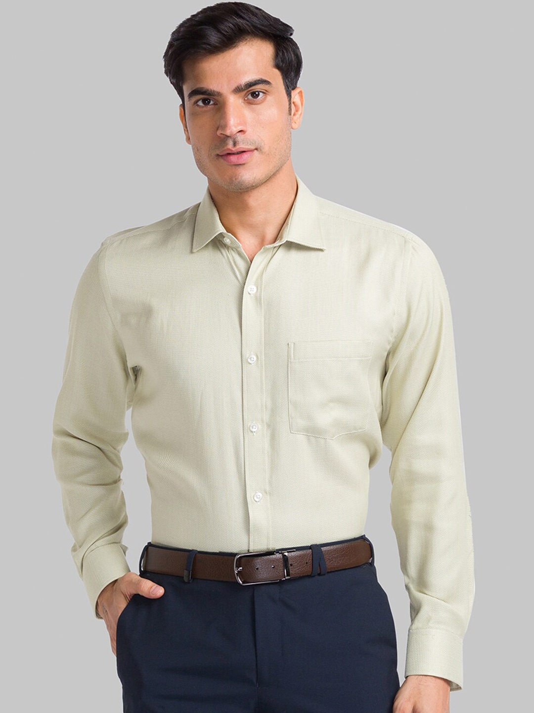 

Park Avenue Spread Collar Casual Shirt, Beige
