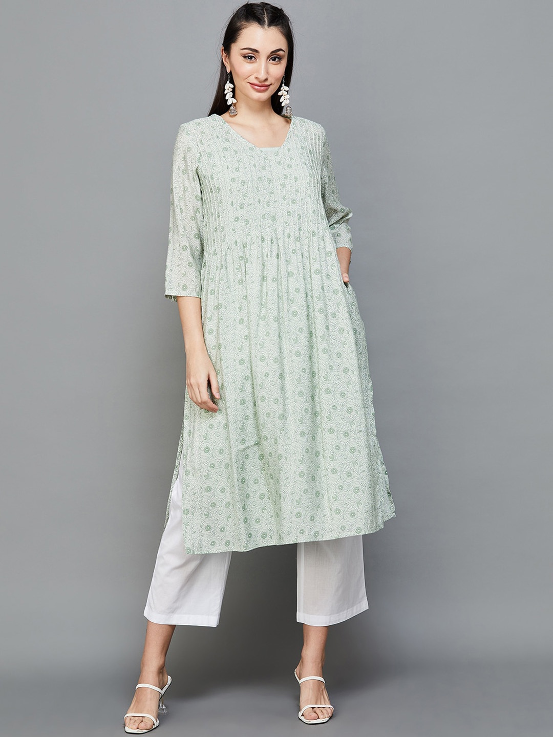 

Melange by Lifestyle Floral Printed V-Neck A-Line Kurta, Green