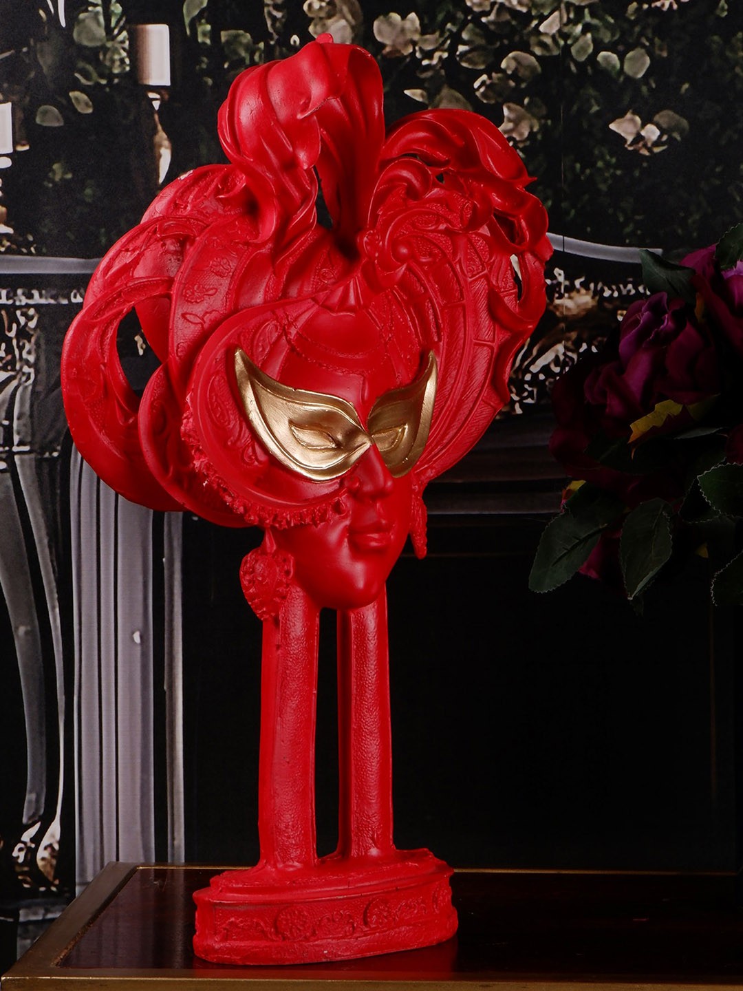 

THE WHITE INK DECOR Red & Beige Cline Showpiece