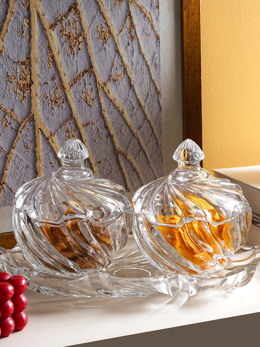 THE ARTMENT SpiraEnchant 2 Pcs Transparent Artistic Glass Bowls with Lid