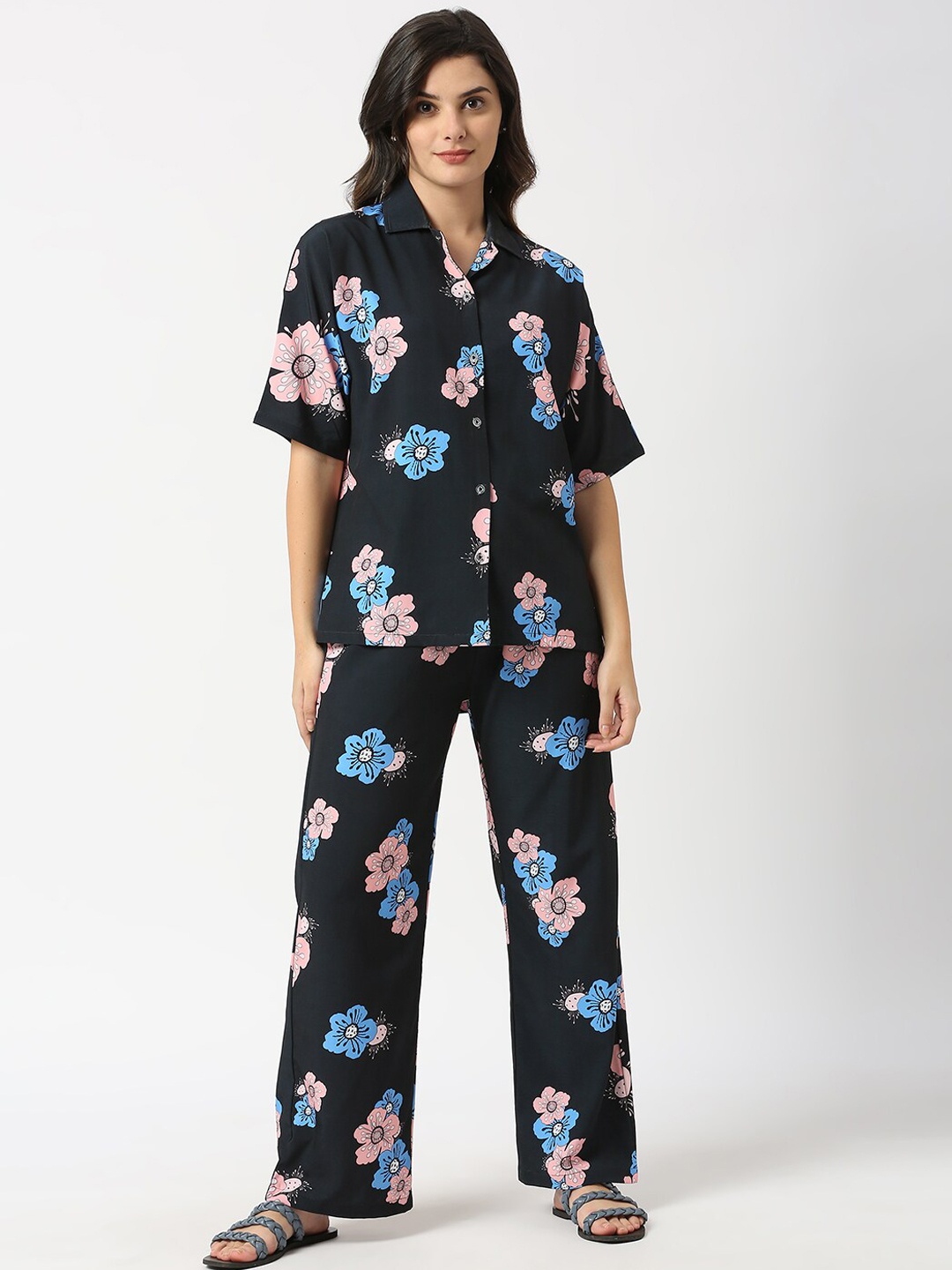 

ANWAIND Black Floral Printed Shirt With Palazzo Co-Ords