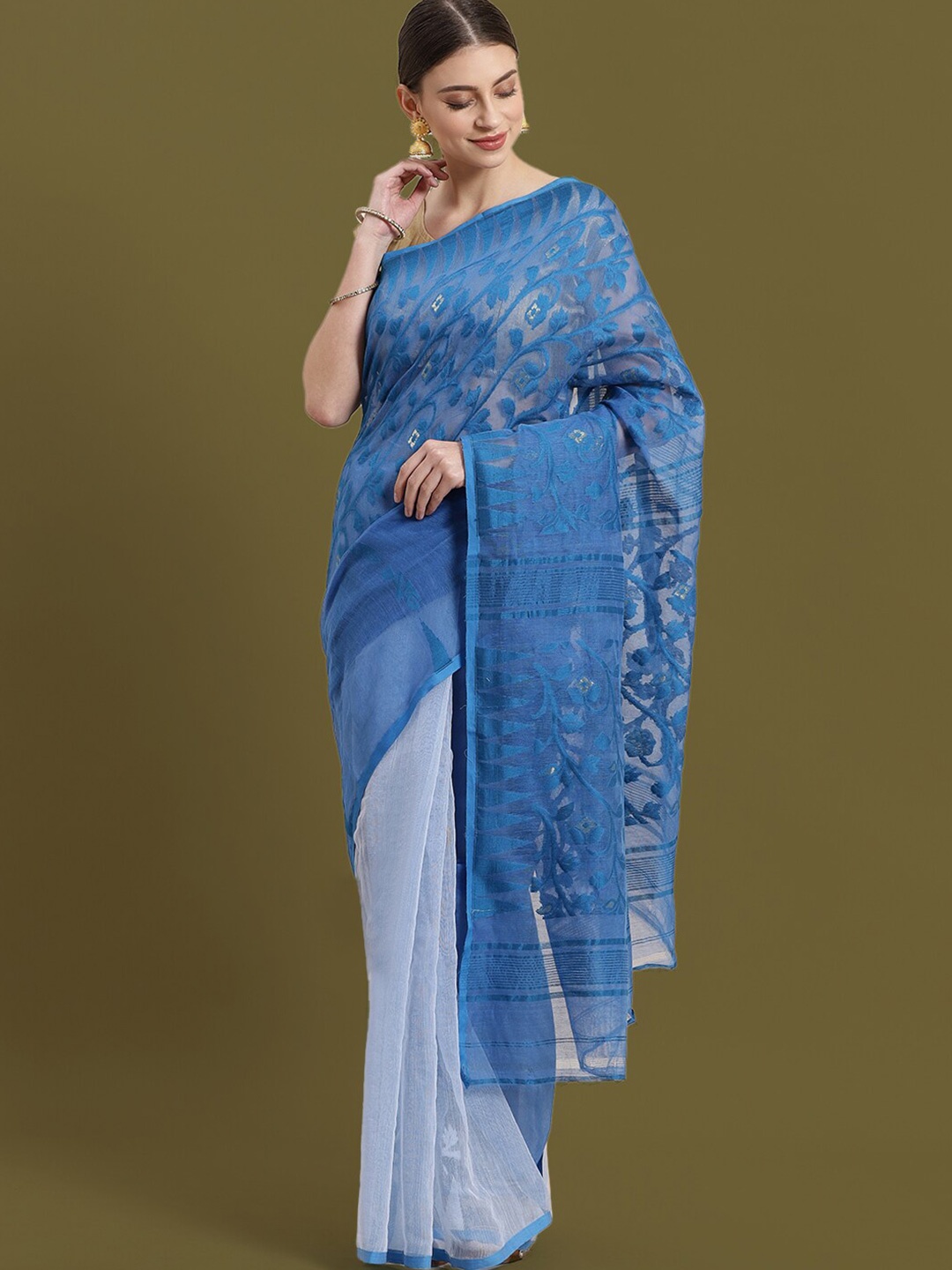 

HOUSE OF ARLI Embroidered Pure Cotton Jamdani Saree, Blue