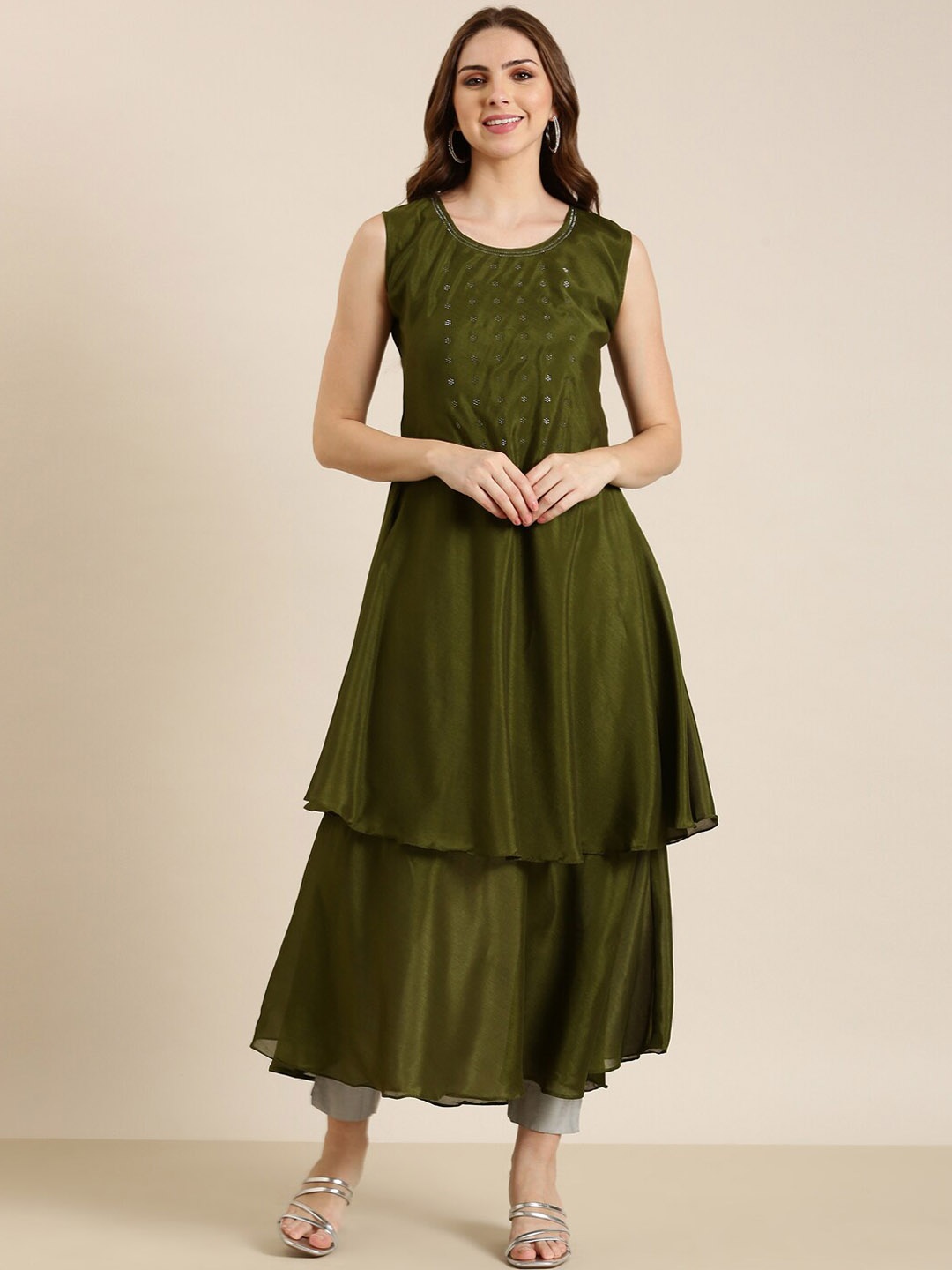 

SHOWOFF Embellished Sleeveless Kurta, Olive