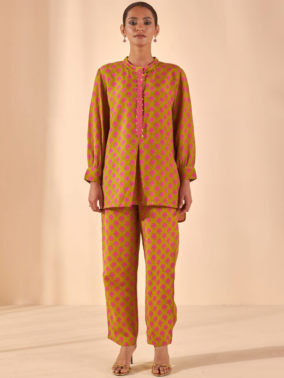 

Prakriti Jaipur Lotus Floral Printed Mandarin Collar Tunic With Trousers, Olive