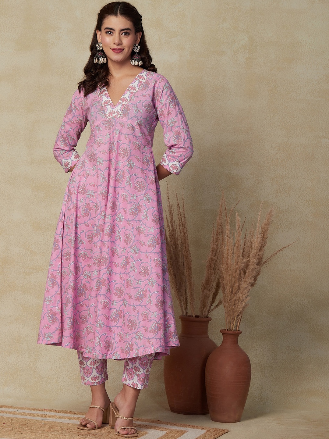 

FASHOR Floral Printed Pure Cotton V-Neck Kurta With Trousers, Pink