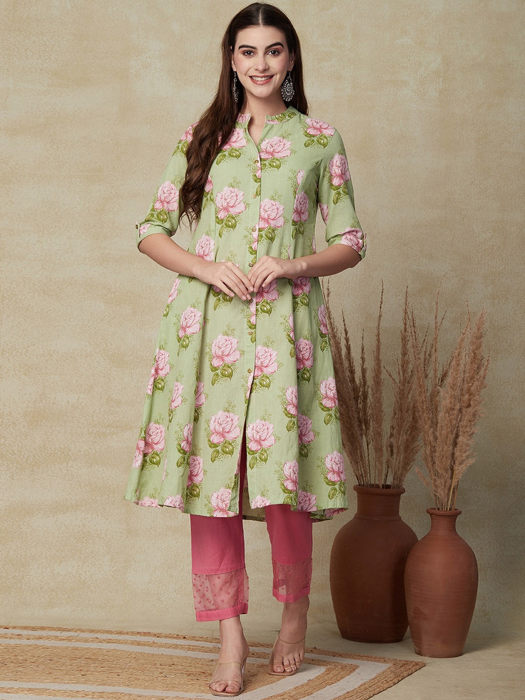 

FASHOR Floral Printed Roll-Up Sleeves A-line Cotton Kurta, Green