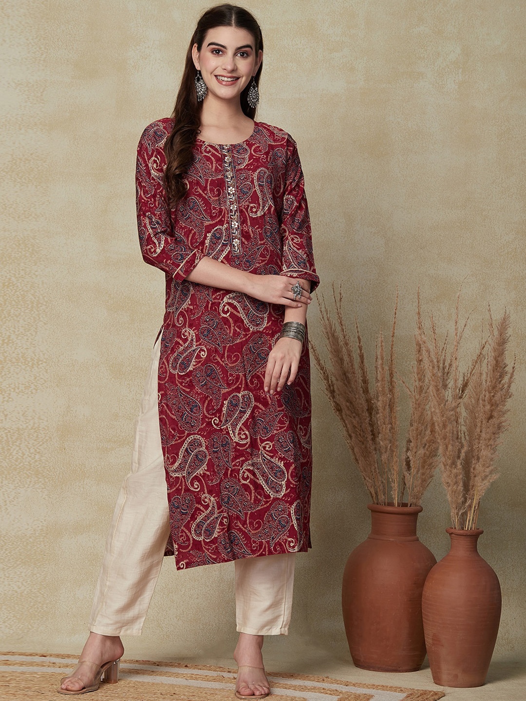 

FASHOR Paisley Printed Mirror Work Straight Kurta, Maroon