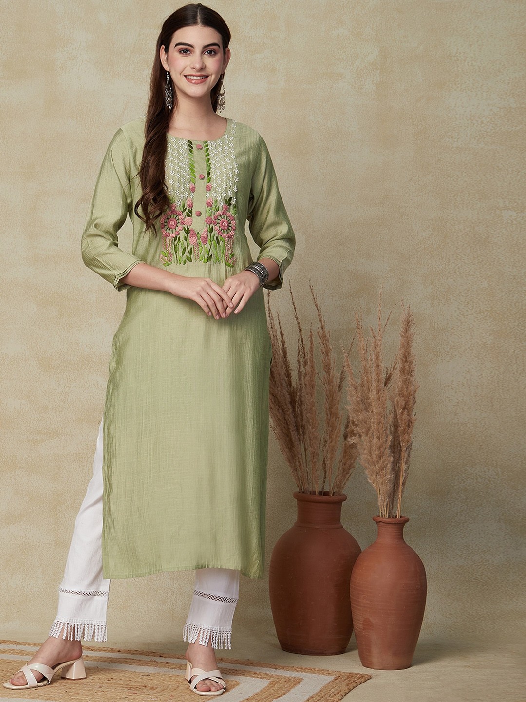 

FASHOR Floral Yoke Design Thread Work Kurta, Green