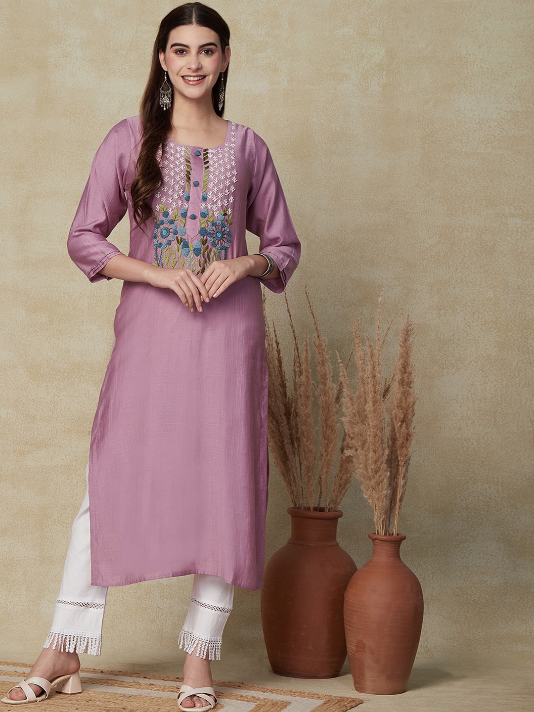 

FASHOR Floral Embroidered Thread Work Straight Kurta, Lavender