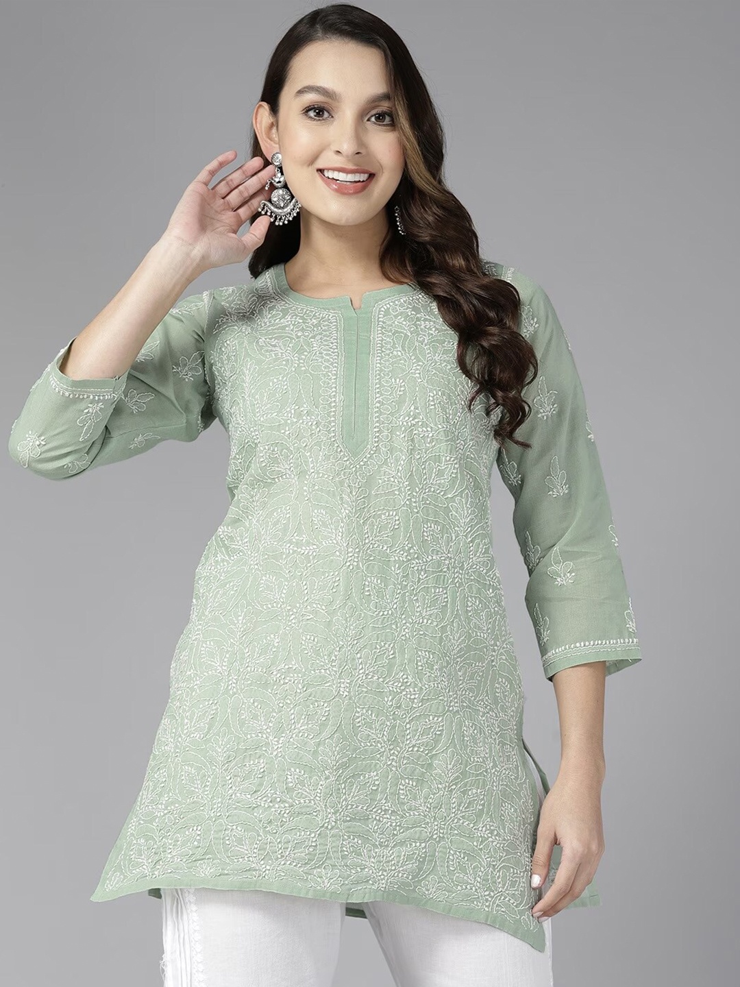 

ADA Ethnic Motifs Embroidered Lucknowi Chikankari Pure Cotton Kurti, Green