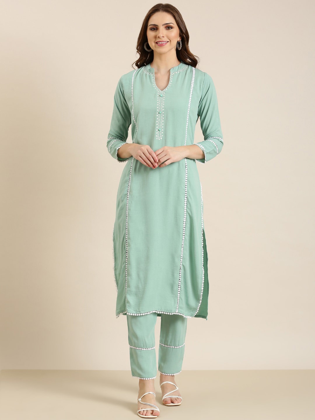 

SHOWOFF Mandarin Collar Regular Thread Work Kurta With Trousers, Sea green