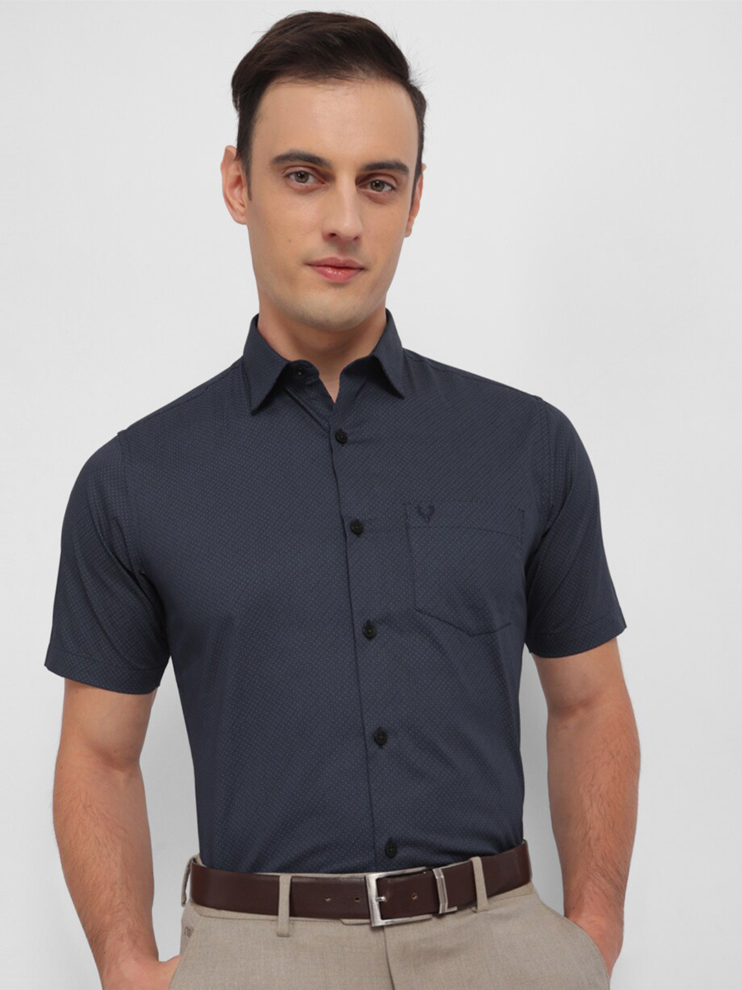 

Allen Solly Slim Fit Micro Ditsy Printed Pure Cotton Formal Shirt, Navy blue