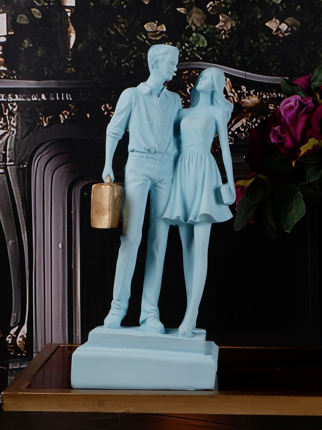 

THE WHITE INK DECOR Blue and Gold Textured Couple Showpiece