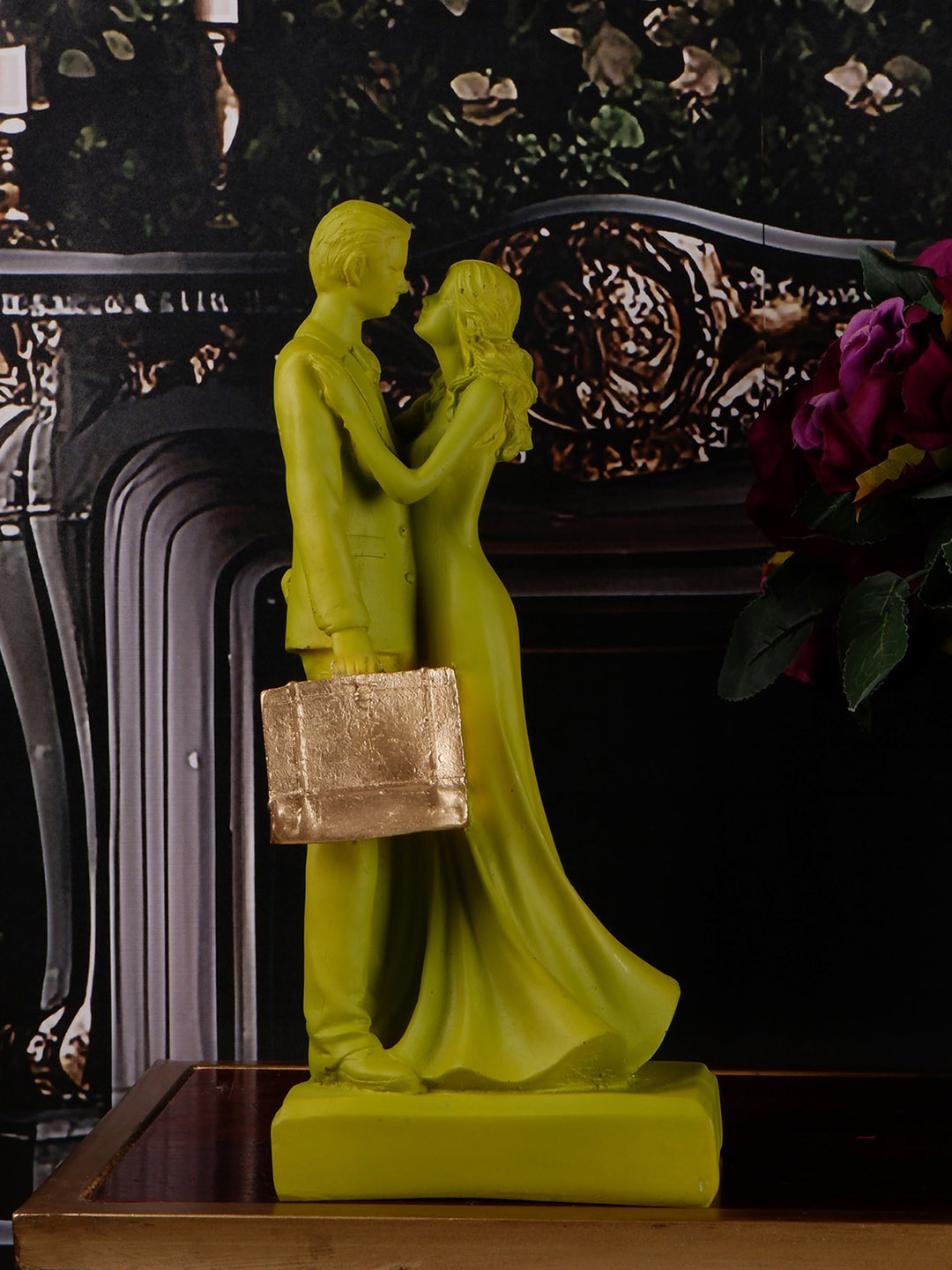 

THE WHITE INK DECOR Green Textured Couple Showpiece