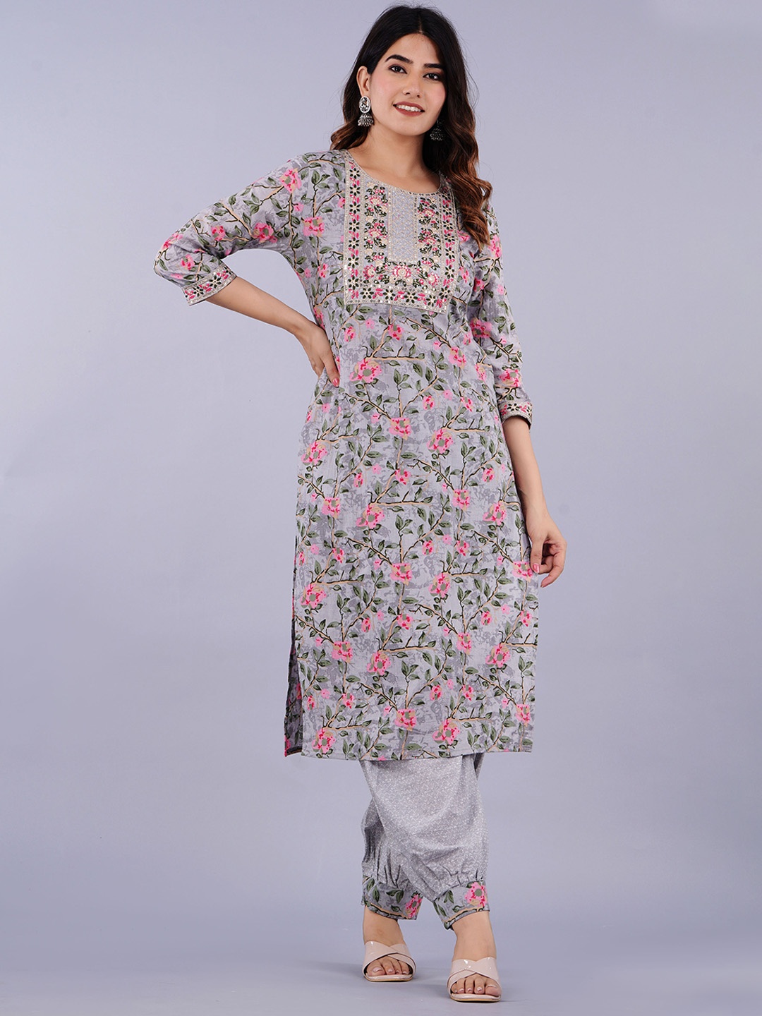 

DORIYA Women Grey Floral Embroidered Regular Mirror Work Kurta with Palazzos