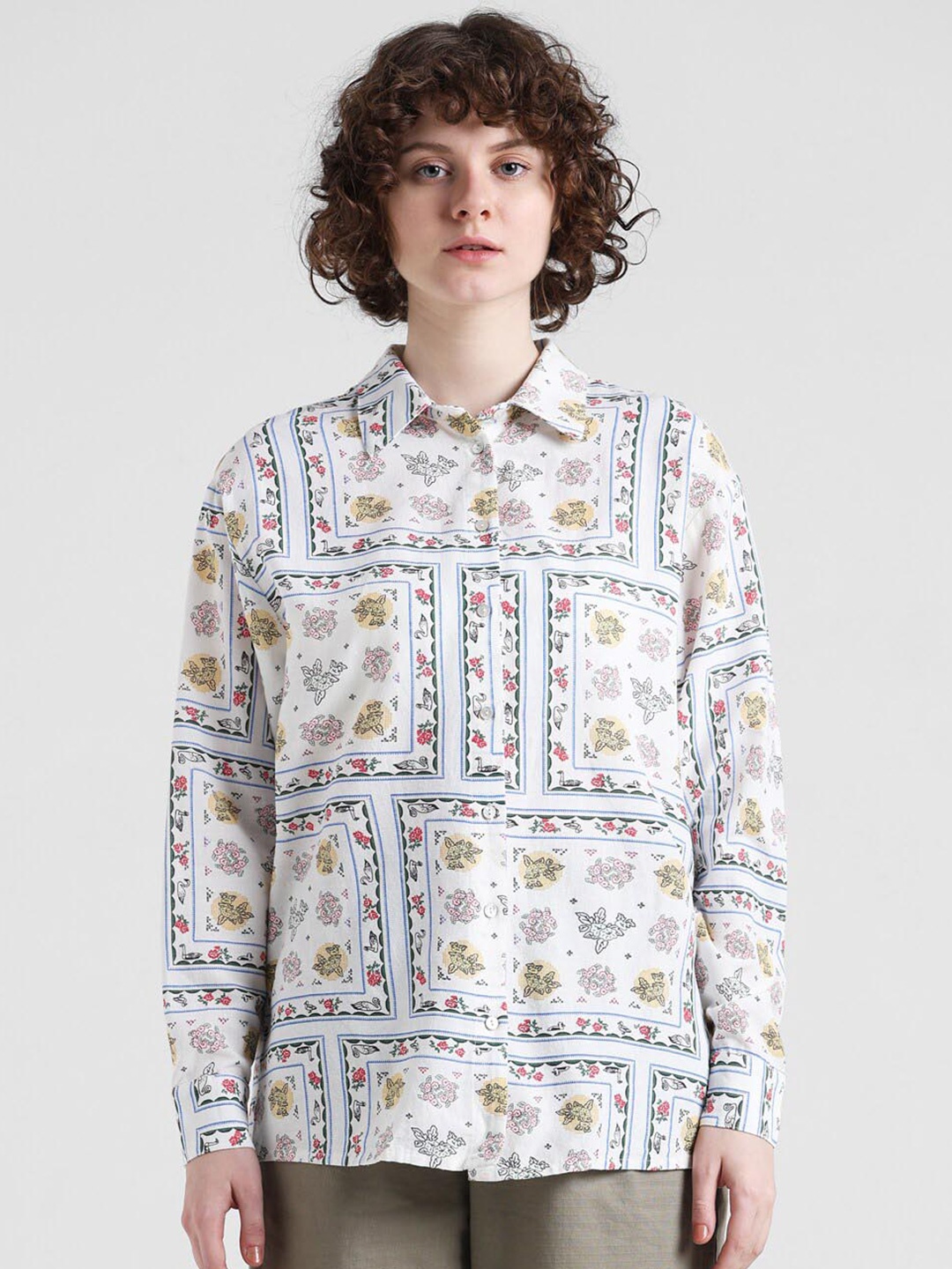 

ONLY Onlslay Tile Floral Printed Casual Shirt, White