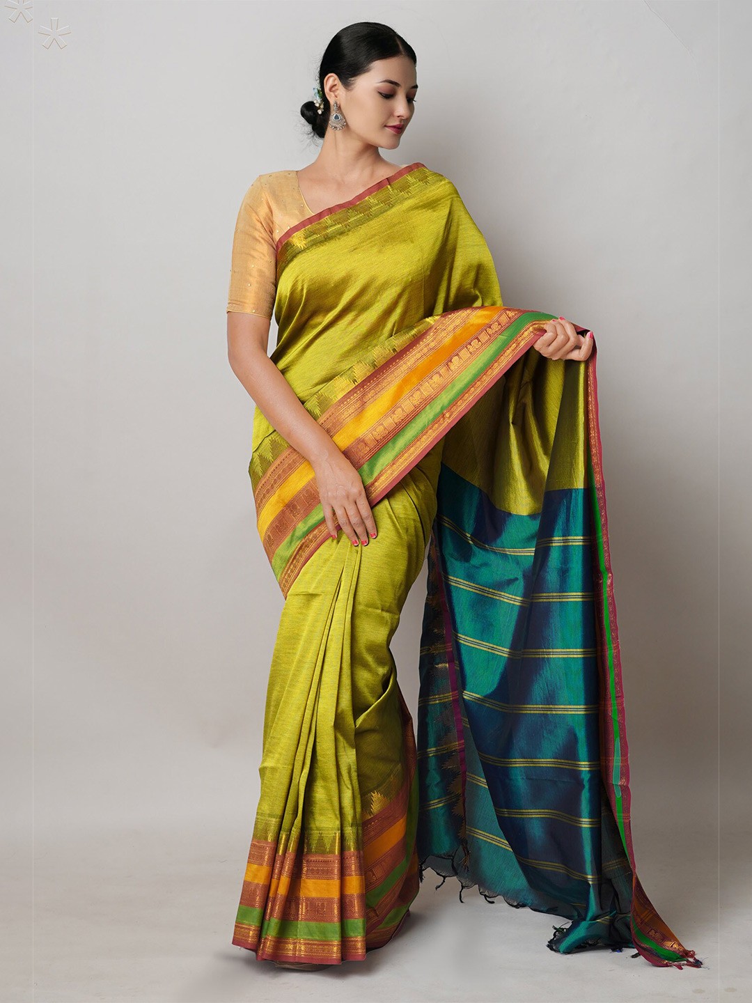 

Unnati Silks Pure Silk Handloom Narayan Peth Saree, Green