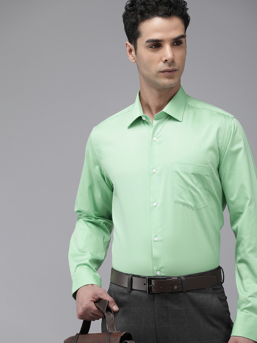 

Van Heusen Men Pure Cotton Custom Slim Fit Formal Shirt, Green