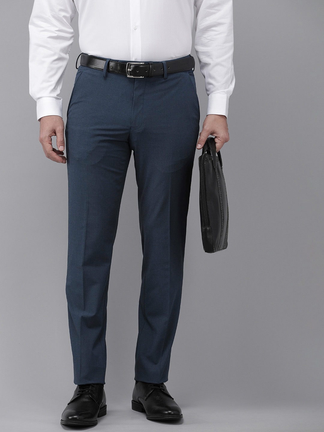 

Van Heusen Men Urban Slim Slim Fit Trousers, Navy blue