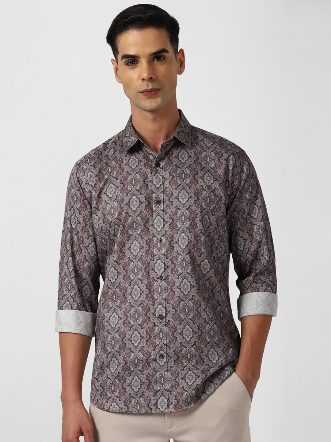 

V Dot Slim Fit Ethnic Motifs Printed Pure Cotton Casual Shirt, Brown