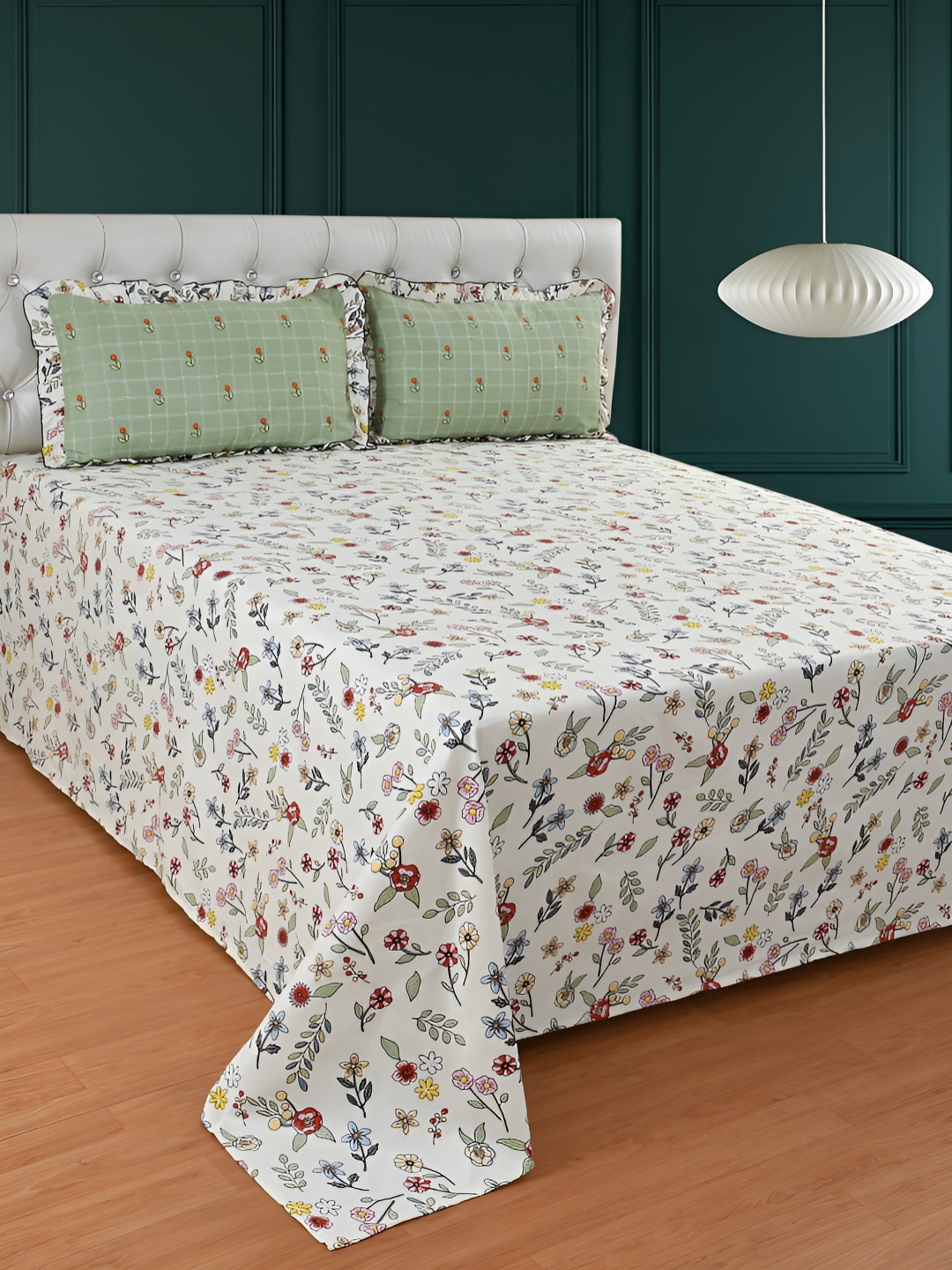 

BREVARD White & Red Floral 210 TC King Bedsheet with 2 Pillow Covers