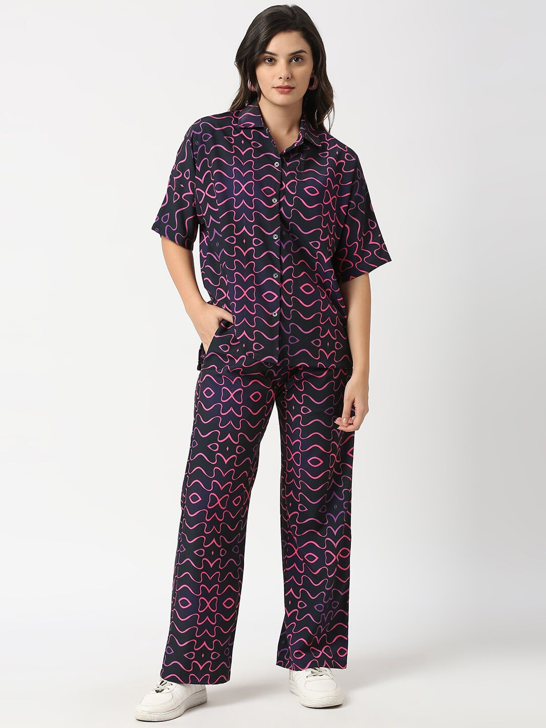 

ANWAIND Black Printed Collar Neck Shirt With Trouser Co-Ords