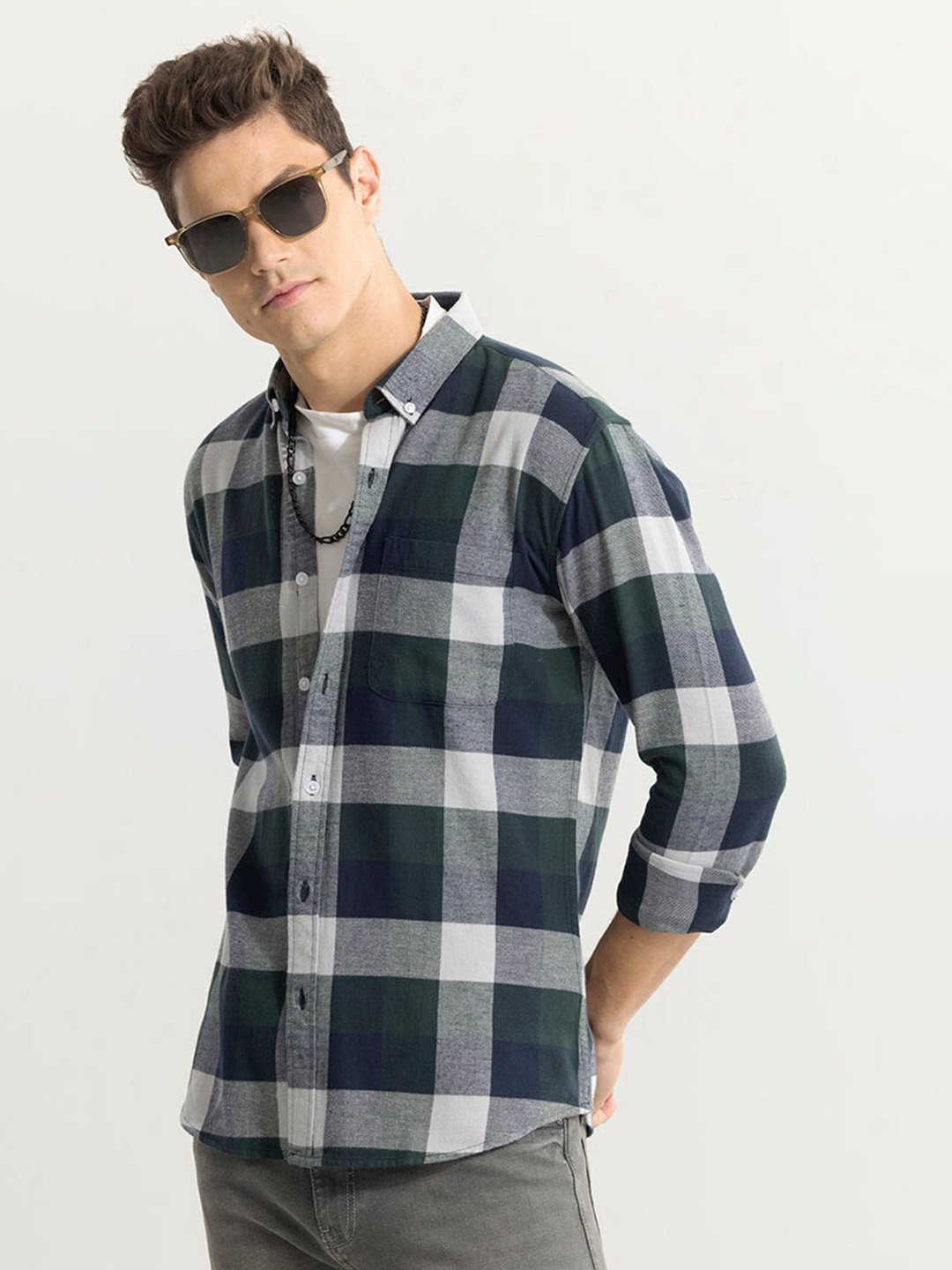 

Snitch Blue Classic Slim Fit Checked Button Down Collar Pure Cotton Casual Shirt